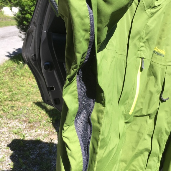 NEW XXL Columbia Waterproof & Windproof Shell (Titanium Collection) - Picture 4 of 7